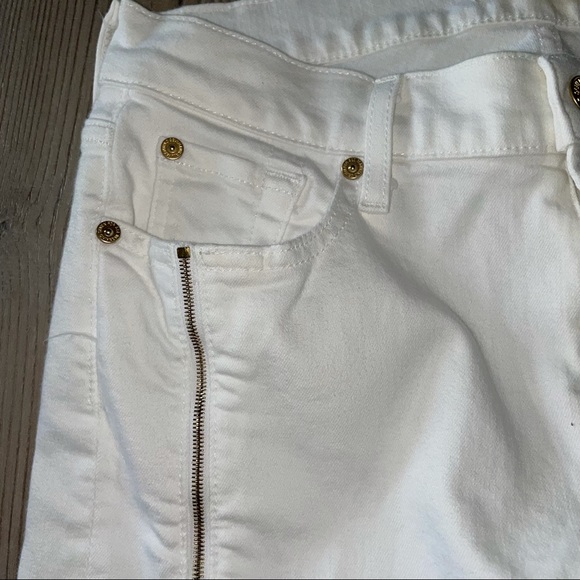 7 for all Mankind white jeans with gold zippers - Picture 4 of 9